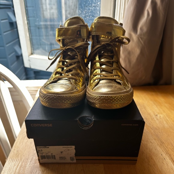 All Gold custom Converse - Picture 2 of 3